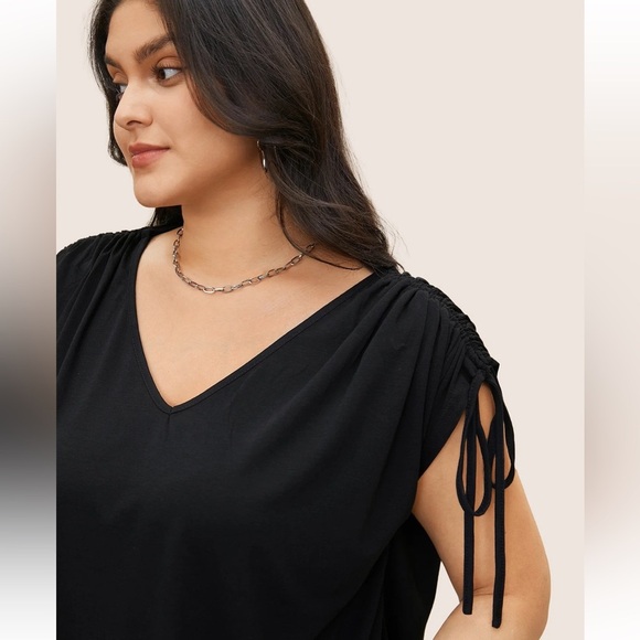 BloomChic Solid Drawstring Dolman Sleeve T-shirt - Picture 3 of 7